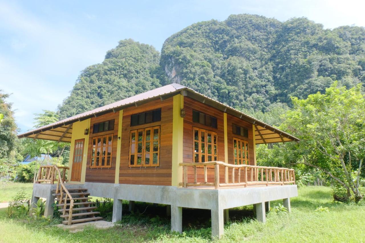 Monkey Mansion - Jungalows & Tours Khao Sok National Park Exterior foto