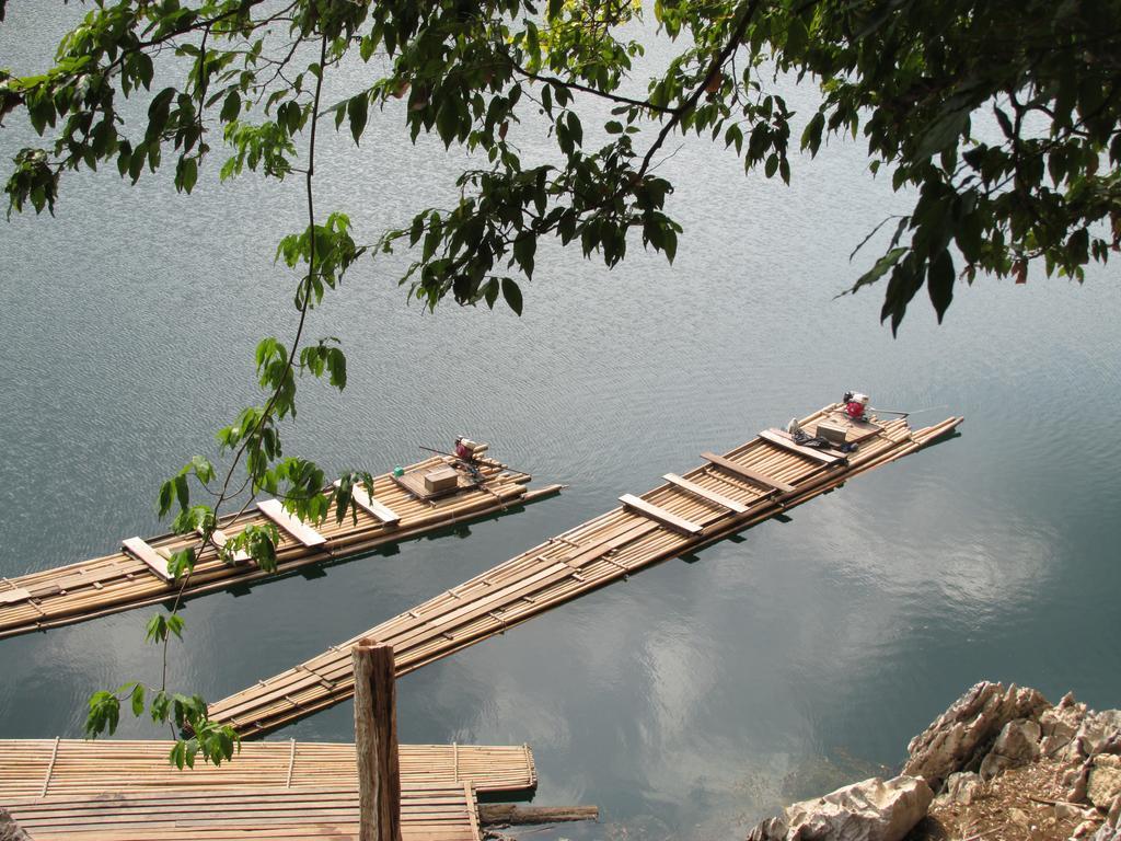 Monkey Mansion - Jungalows & Tours Khao Sok National Park Exterior foto